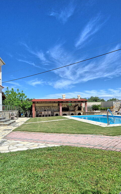 Acharavi Beach Villa: slå samman, Trädgård, Utomhus