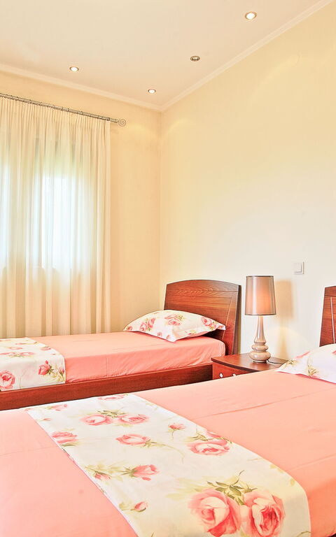 Acharavi Beach Villa: sovrum