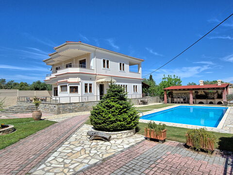 Acharavi Beach Villa