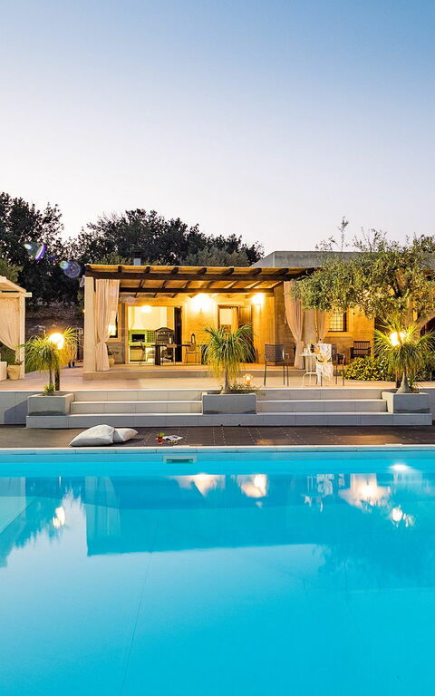 Villa Mara: Exteriör, slå samman, Utomhus