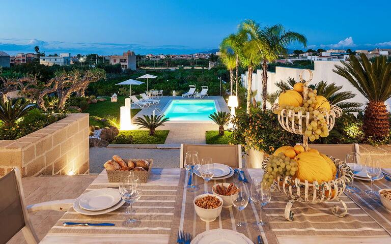 Villa Pigna Bianca: Utomhus