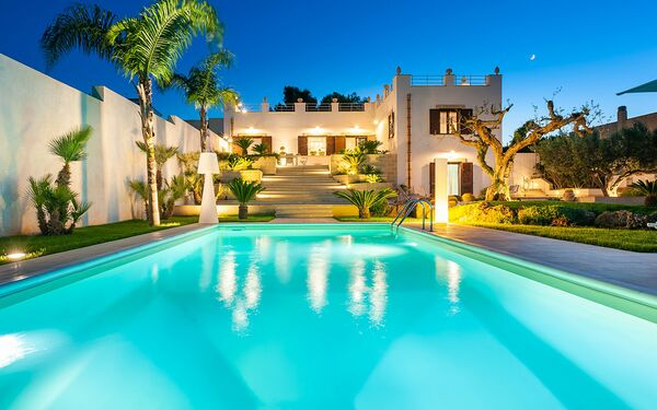 Villa Pigna Bianca: slå samman, Utomhus