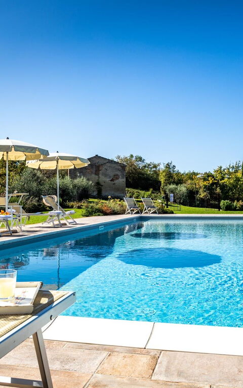 Villa Bonriposo: slå samman, Utomhus