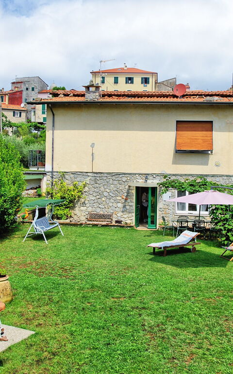 Casa Al Bosco: slå samman, Trädgård