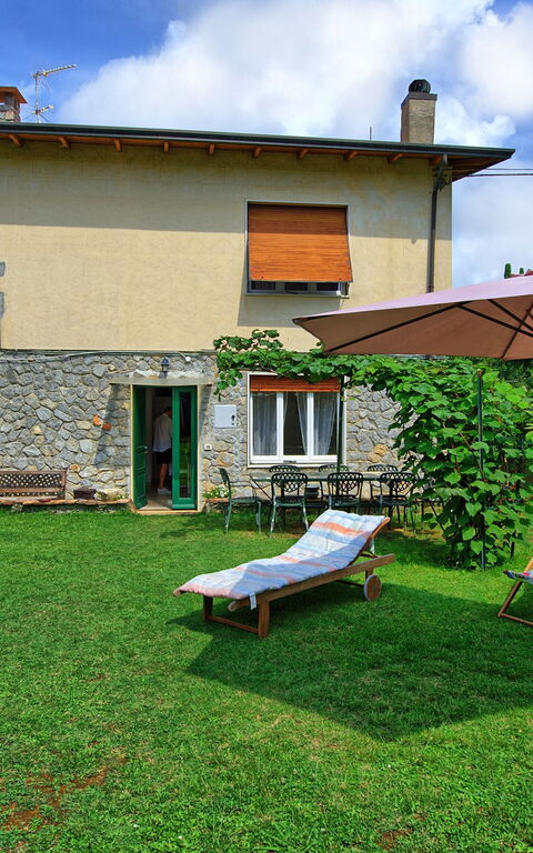 Casa Al Bosco: Trädgård