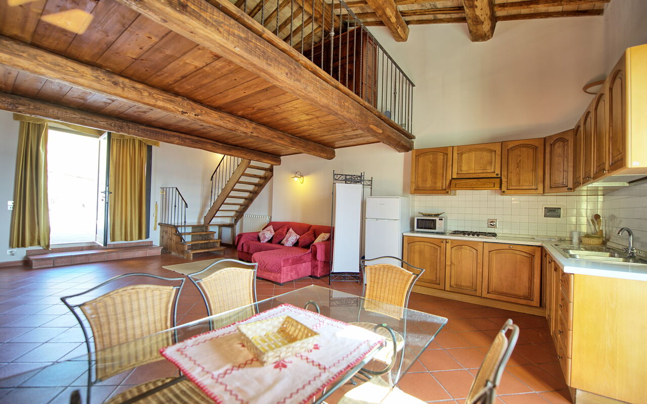 Semesterboende Fienile: Kök, Lunchrum, Vardagsrum