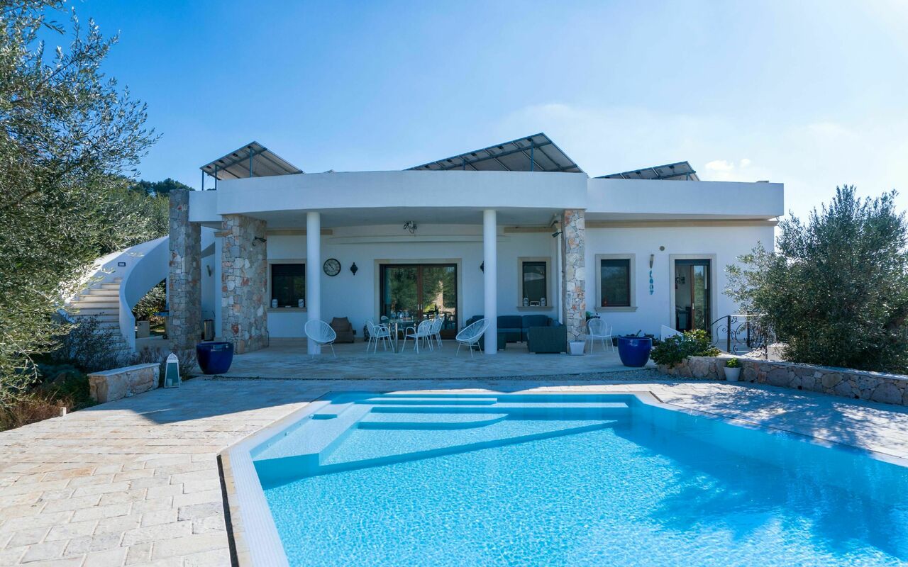 Villa Modigliani: slå samman, Utomhus