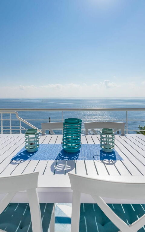 Villa Infinity: Utomhus