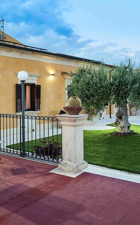 Villa Carolina: Trädgård, Utomhus