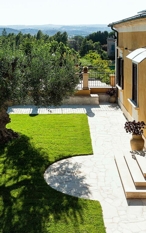 Villa Carolina: Trädgård, Utomhus