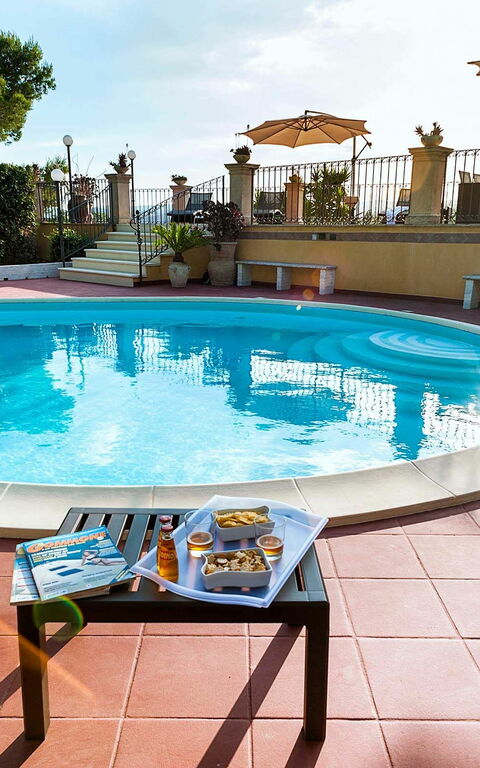 Villa Carolina: slå samman