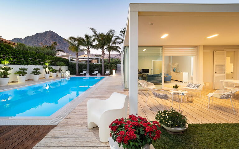 Villa Bellini: Exteriör, slå samman