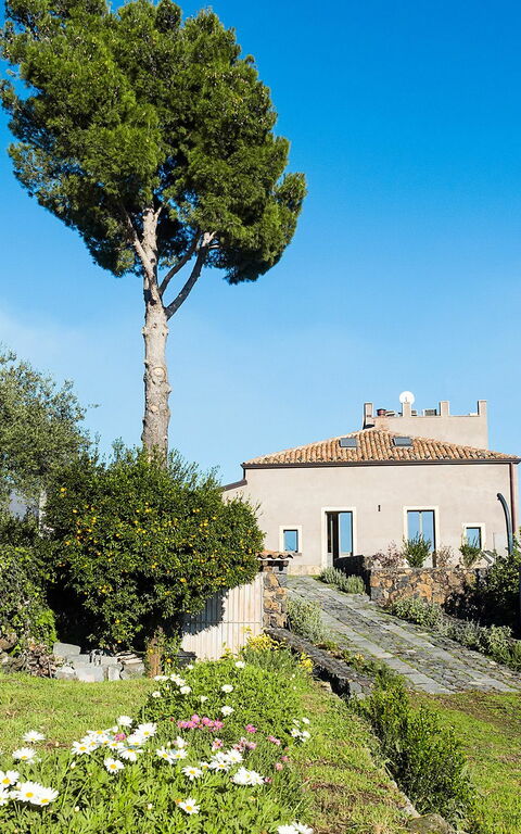 Villa Torre Etnea: Trädgård, Utomhus