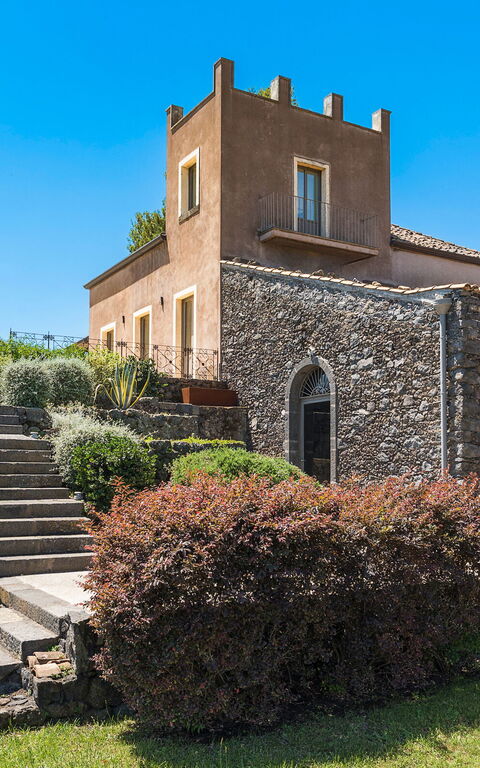 Villa Torre Etnea: Exteriör, Trädgård, Utomhus