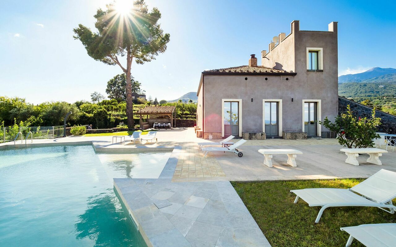 Villa Torre Etnea: slå samman, Utomhus