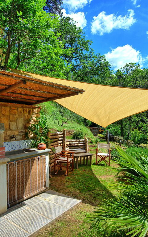 Casale Di Cozzile: Trädgård