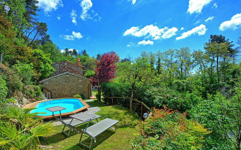 Casale Di Cozzile: slå samman, Trädgård