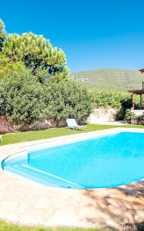 Beachfront Villa Rania: slå samman