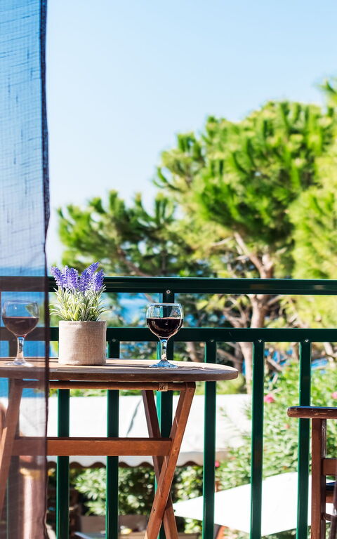 Beachfront Villa Rania: Balkong / terrass / uteplats