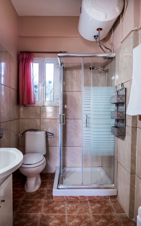 Beachfront Villa Rania: Badrum