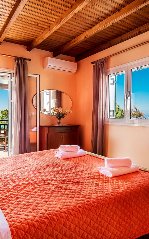 Beachfront Villa Rania: sovrum