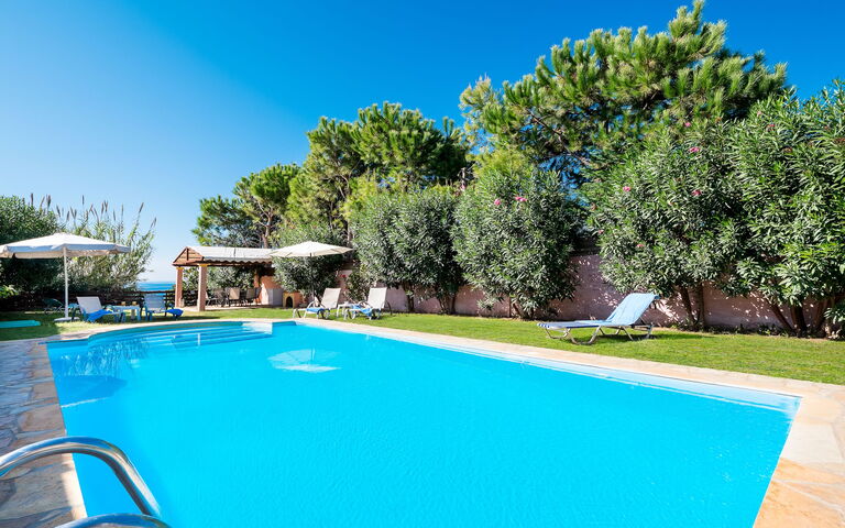 Beachfront Villa Rania: slå samman