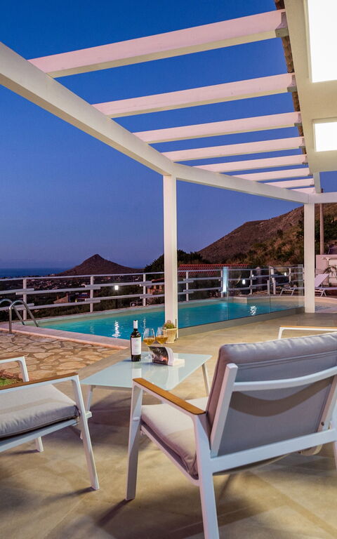 Villa Scire: slå samman, Utomhus