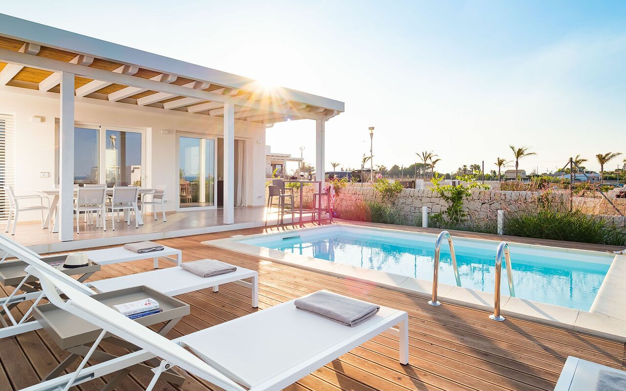 Villa San Lorenzo Palma: slå samman, Utomhus