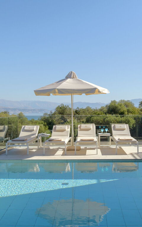 Villa Nafsika: Exteriör, slå samman, Utomhus, Visningar