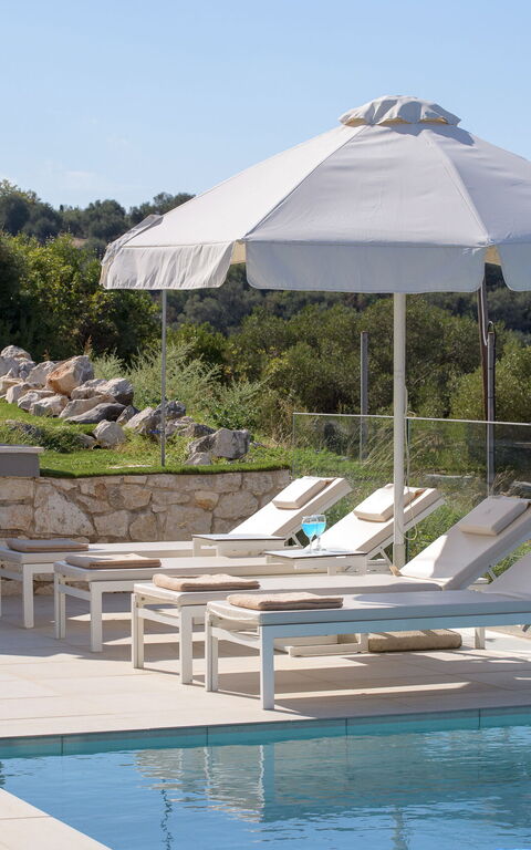 Villa Nafsika: Exteriör, slå samman, Utomhus