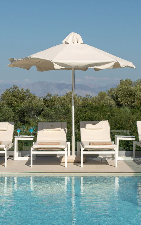 Villa Nafsika: Exteriör, slå samman, Utomhus, Visningar