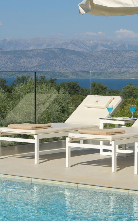 Villa Nafsika: Exteriör, slå samman, Utomhus, Visningar