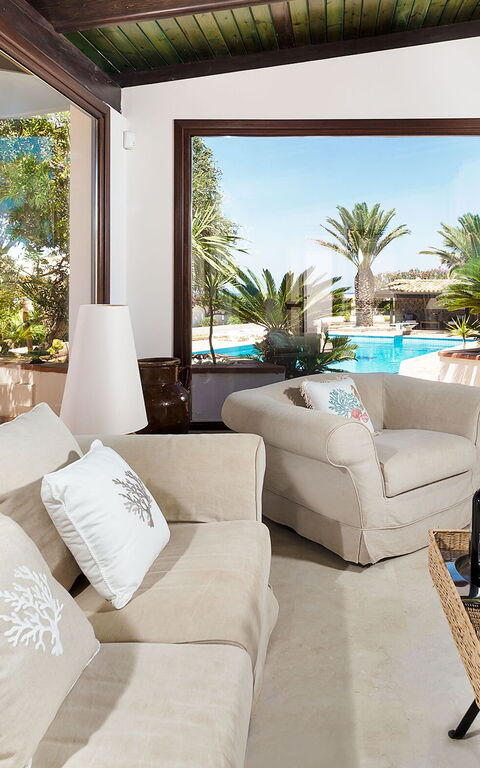 Villa Cala Mancina: Vardagsrum