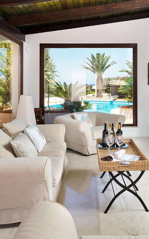 Villa Cala Mancina: Vardagsrum