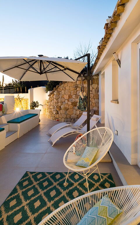 Villa Pales: slå samman, Utomhus