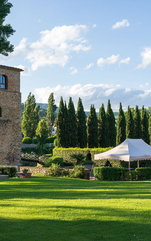 Santa Flora: Exteriör, Trädgård, Utomhus