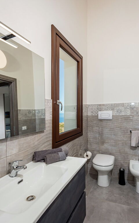 Villa Livreri: Badrum