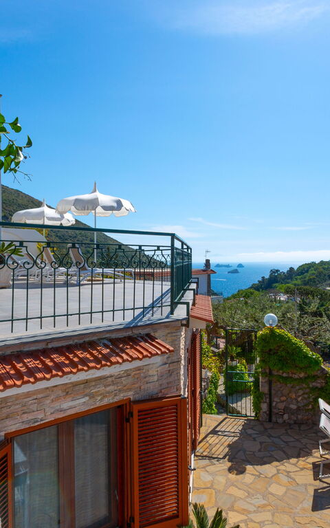 Villa Marianna: Exteriör, Utomhus, Visningar