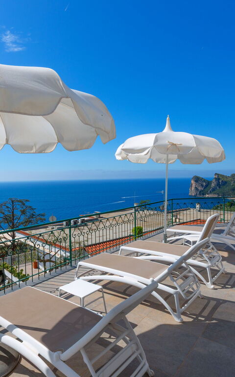 Villa Marianna: Exteriör, Utomhus, Visningar