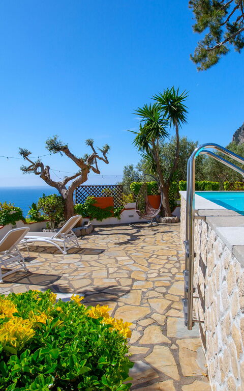 Villa Marianna: Exteriör, slå samman, Utomhus, Visningar