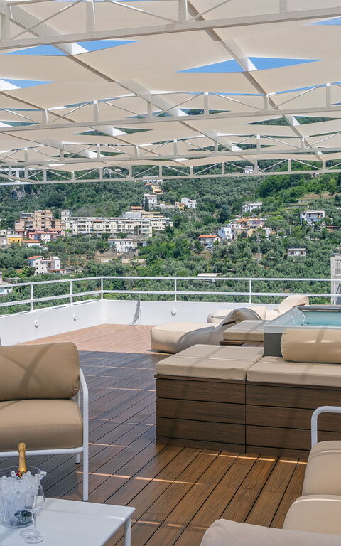 Villa Antonietta: Exteriör, Utomhus, Välfärd, Visningar