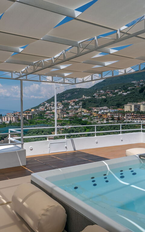 Villa Antonietta: Exteriör, Utomhus, Välfärd, Visningar