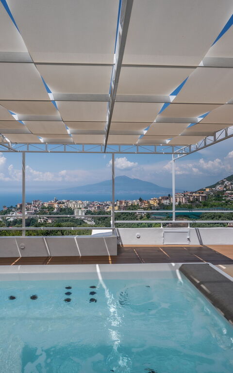 Villa Antonietta: Exteriör, Utomhus, Välfärd, Visningar