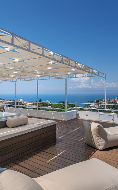 Villa Antonietta: Exteriör, Utomhus, Välfärd, Visningar