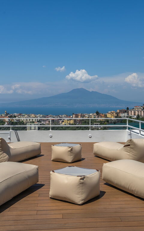 Villa Antonietta: Exteriör, Utomhus, Visningar