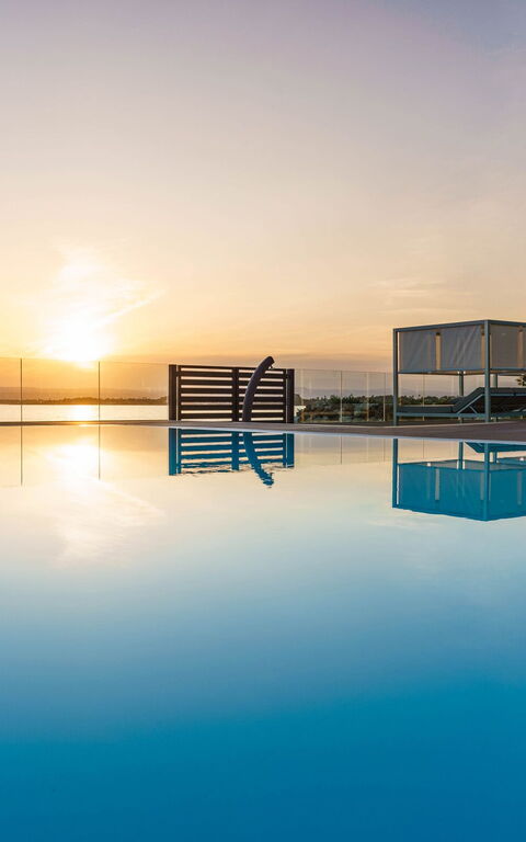 Villa Angelina: slå samman, Visningar