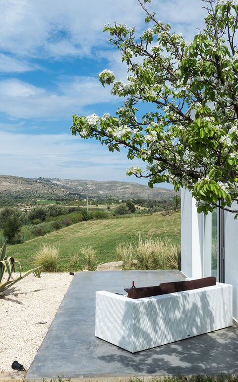 Villa Contra: Trädgård, Utomhus