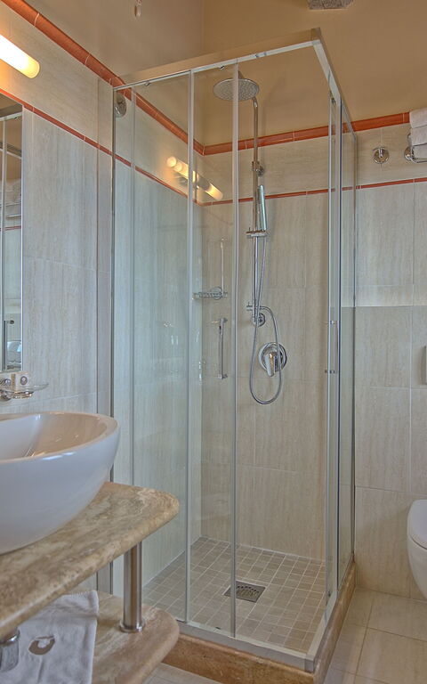 Villa Le Buche: Badrum