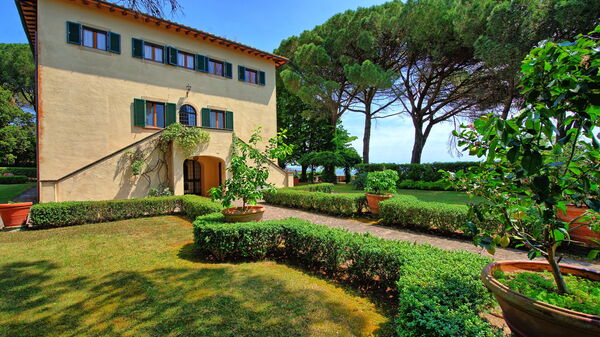 Villa Sorbaiano: Trädgård