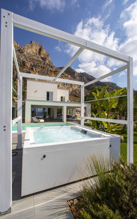 Villa Annalisa: badkar, Balkong / terrass / uteplats, Utomhus, Visningar